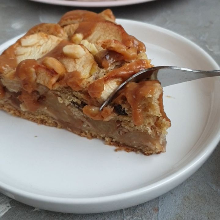 Easy Healthy Fluffy Apple Cake