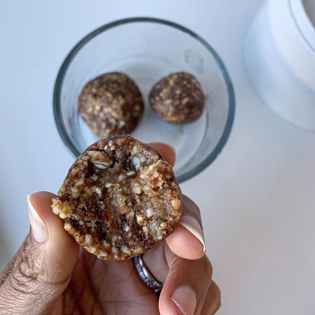 Bliss Balls with Cashews and Dates for Perfect Texture