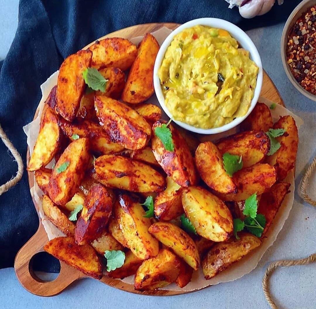 Potato Wedges and Avocado Dip