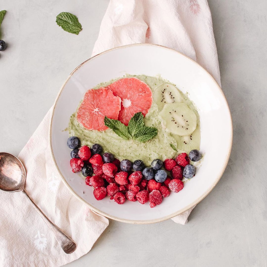 Tart Green Smoothie Bowl with Grapefruit and Pineapple