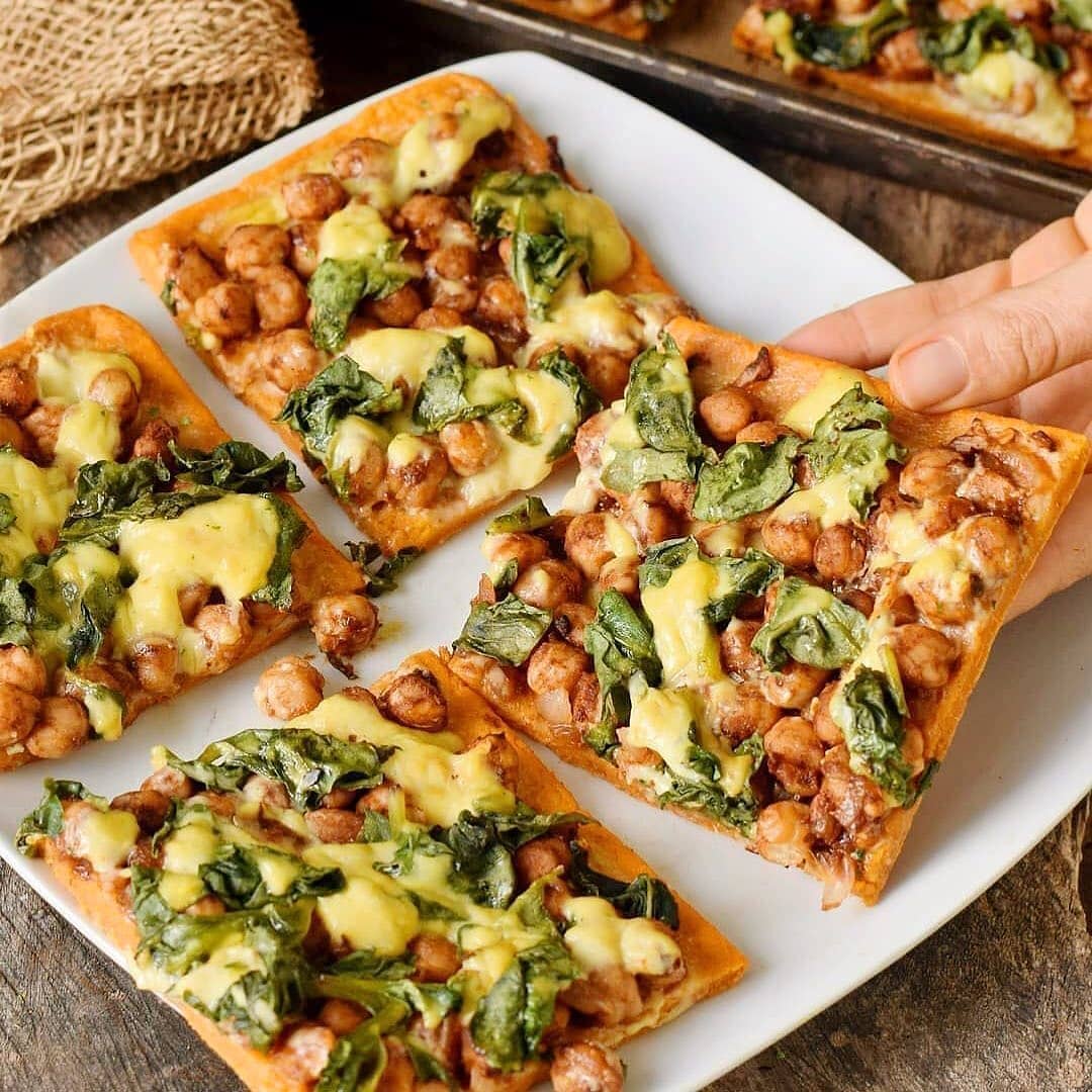 Vegan Chickpea and Spinach Pizza