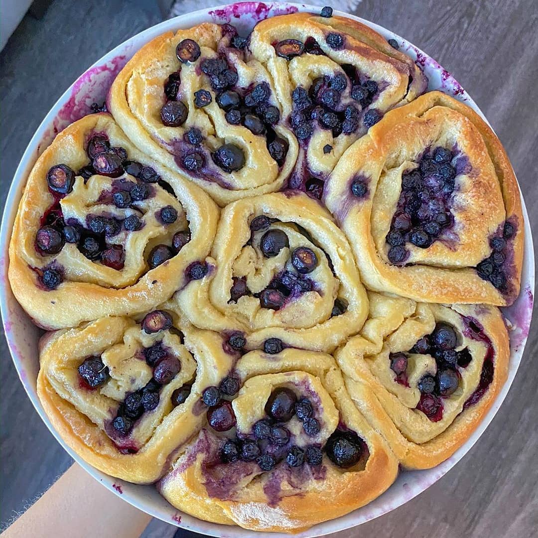 4 Step Vegan Blueberry Sweet Rolls