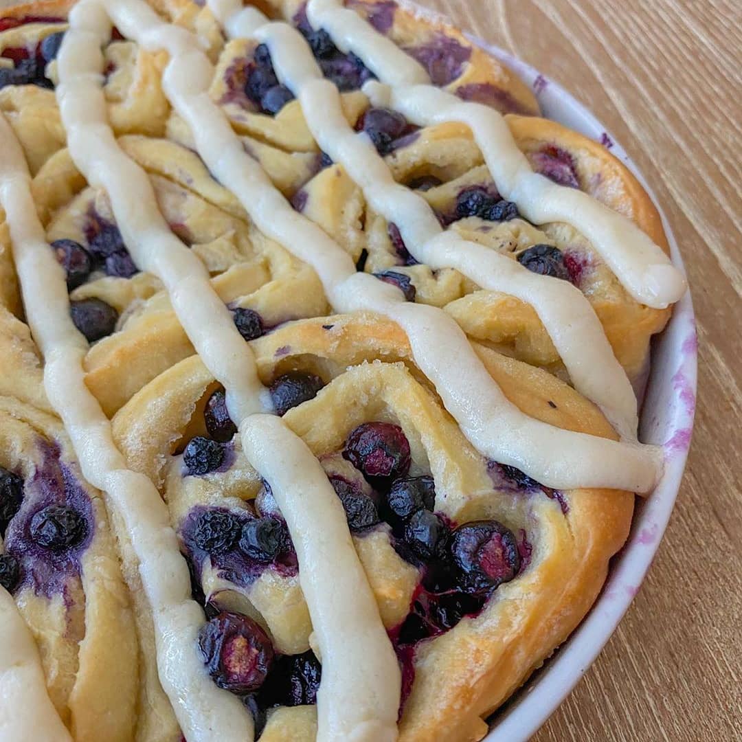 4 Step Vegan Blueberry Sweet Rolls
