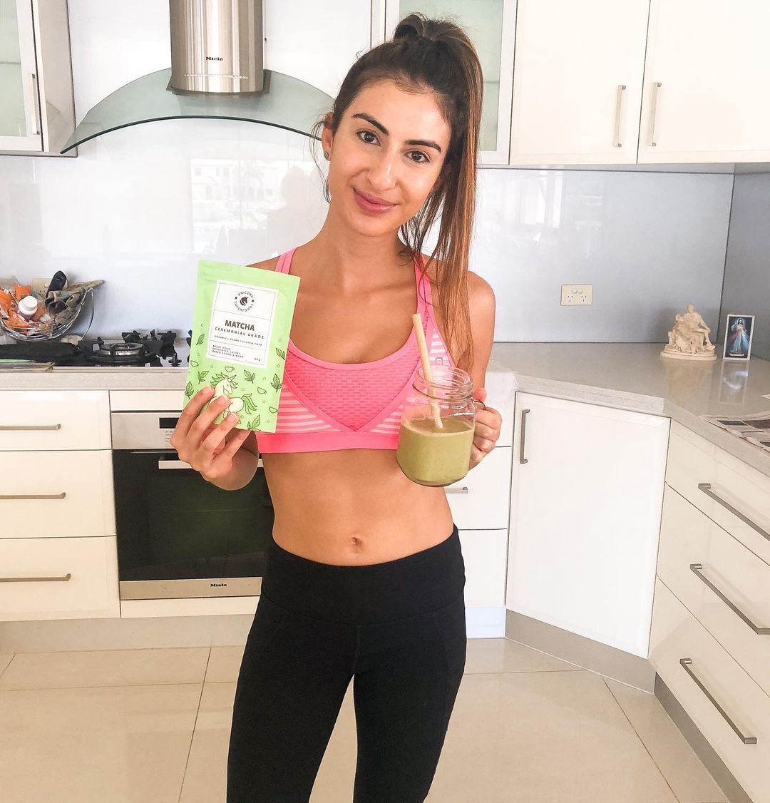 Matcha Antioxidant Smoothie with Banana and Dates