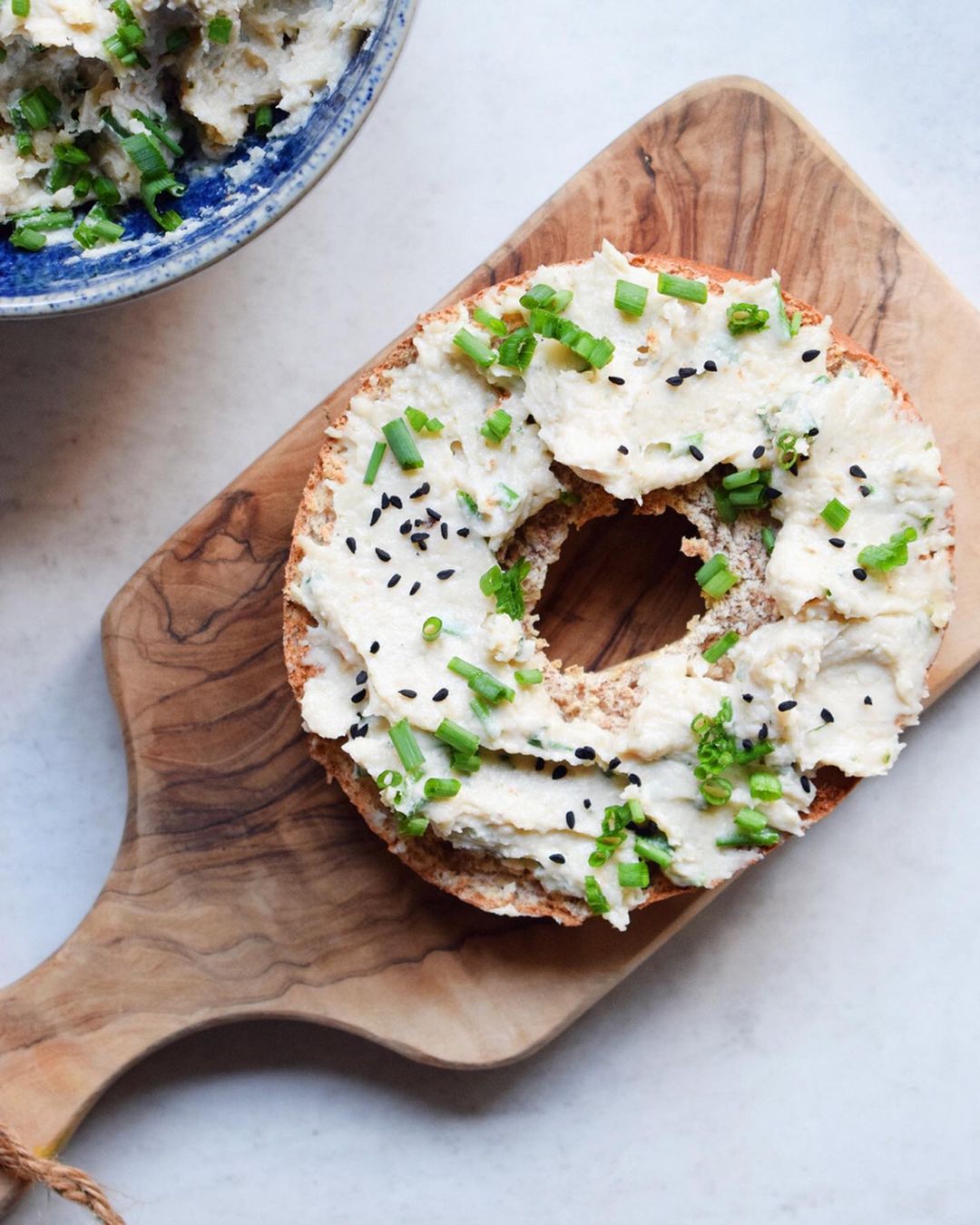 Homemade Vegan Garlic and Herb Cream Cheese