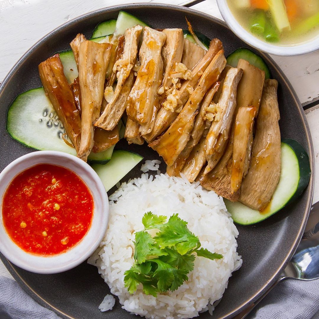 Vegetarian Hainanese Chicken Rice with Mushrooms