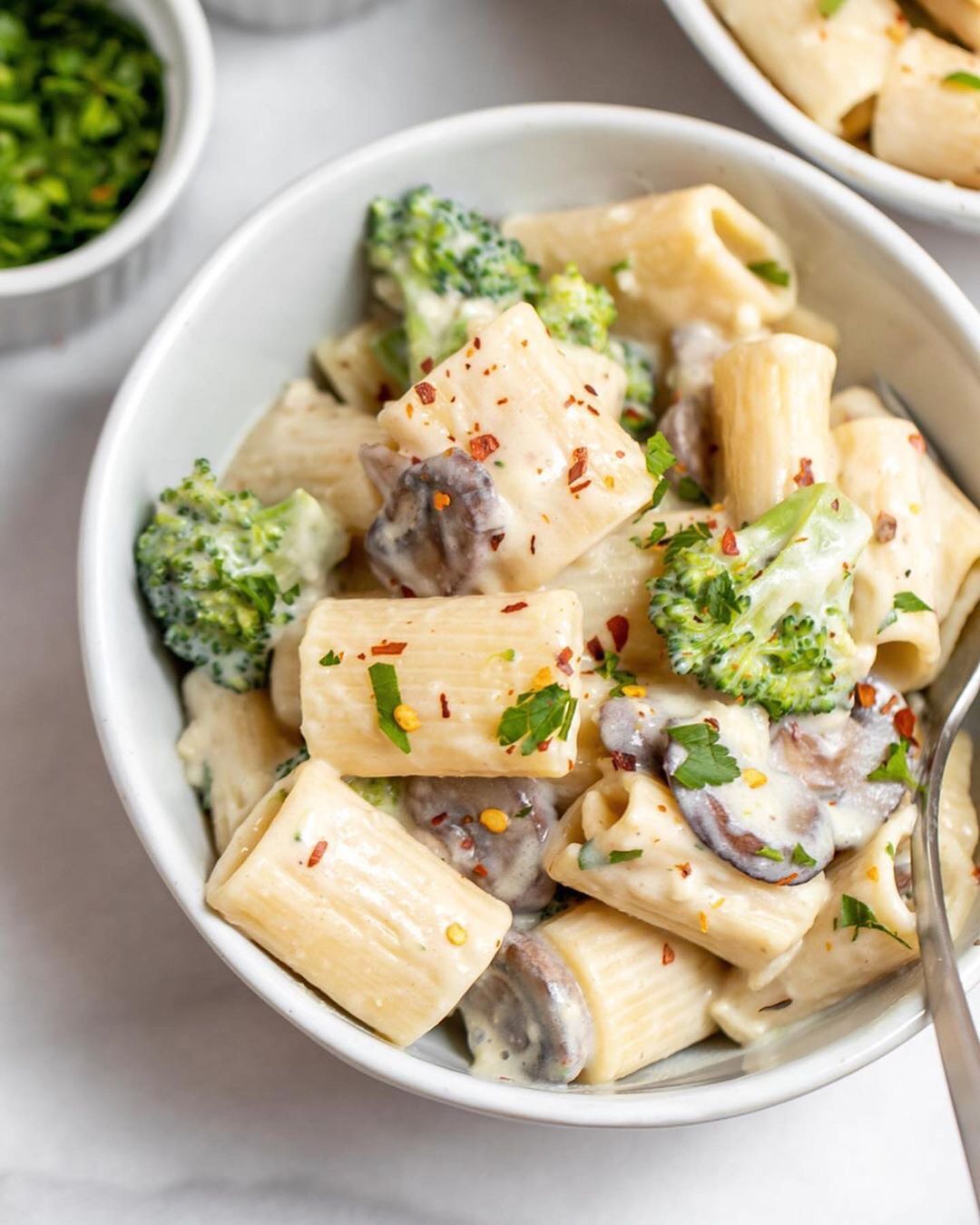 Mushroom Broccoli Rigatoni with Lemon Garlic Cream Sauce
