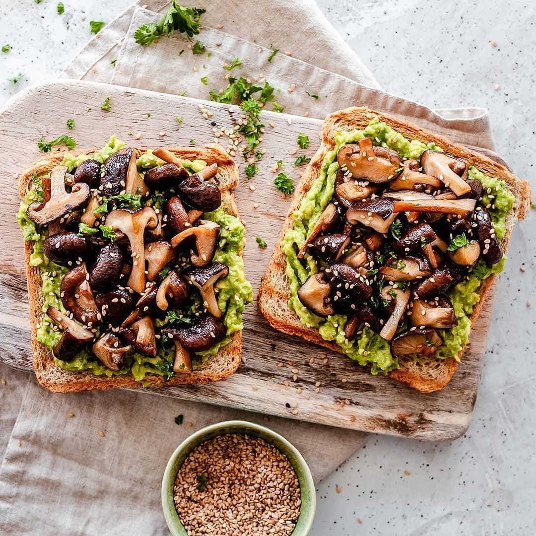Quick Garlicky Shiitake Mushrooms
