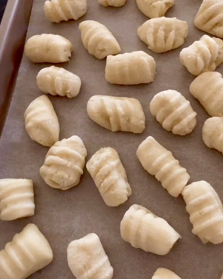 Simple Homemade Gnocchi with Potatoes and Flour