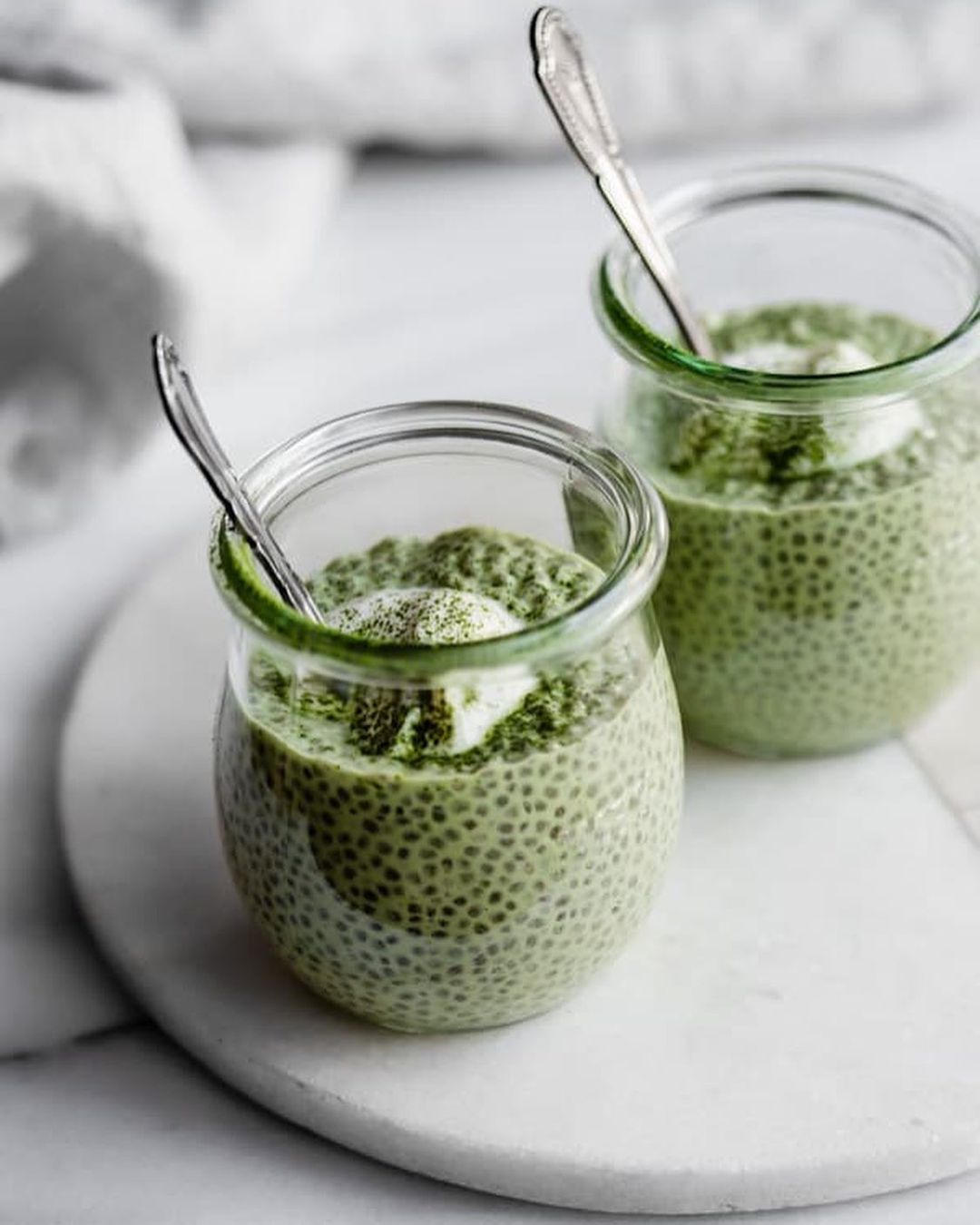 Easy Chia Pudding with Spirulina and Toppings