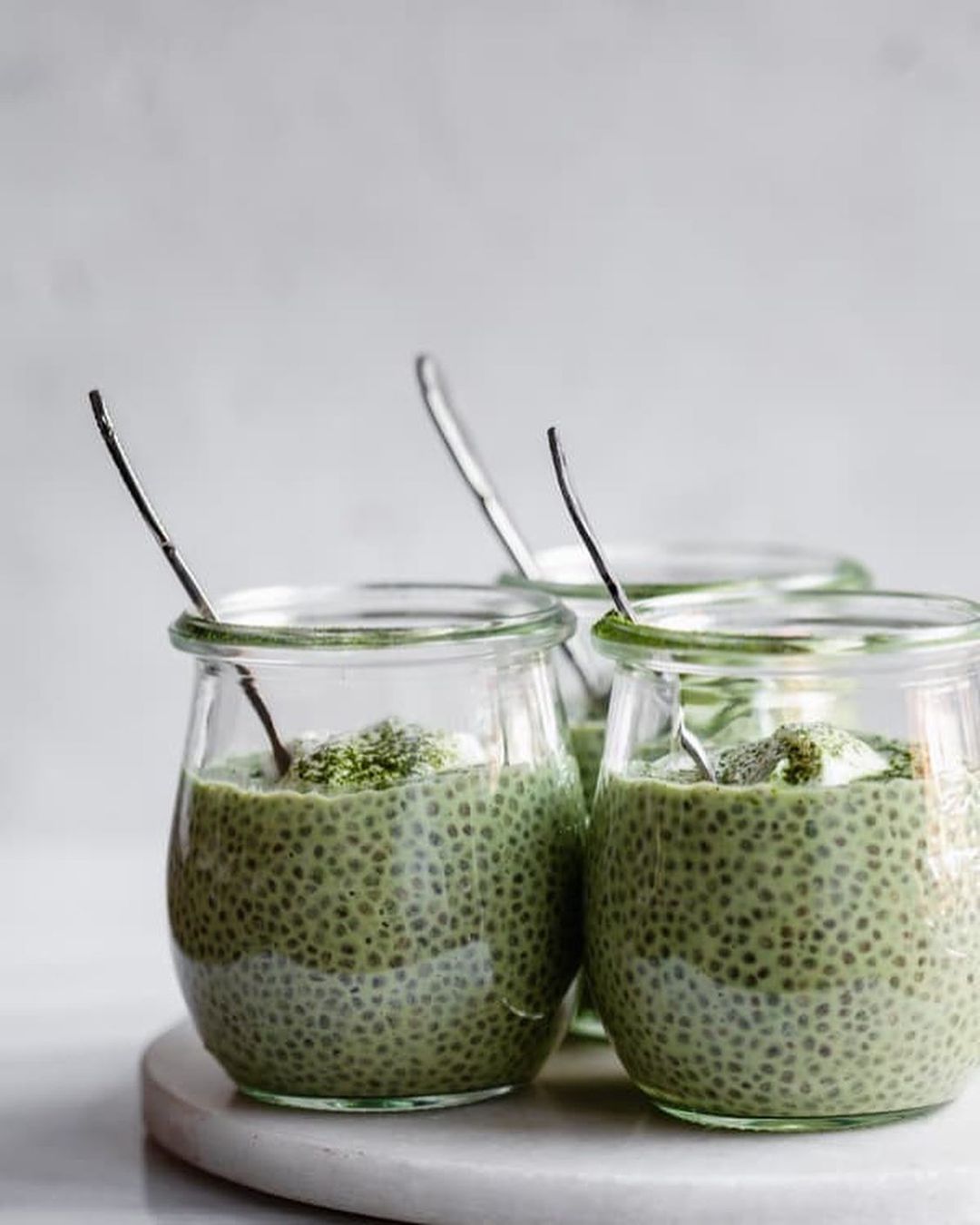 Easy Chia Pudding with Spirulina and Toppings