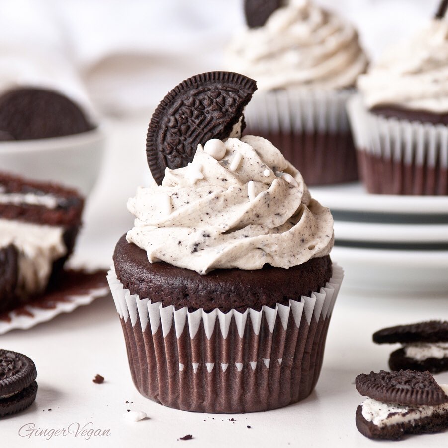 Vegan Oreo Cupcakes with Buttercream