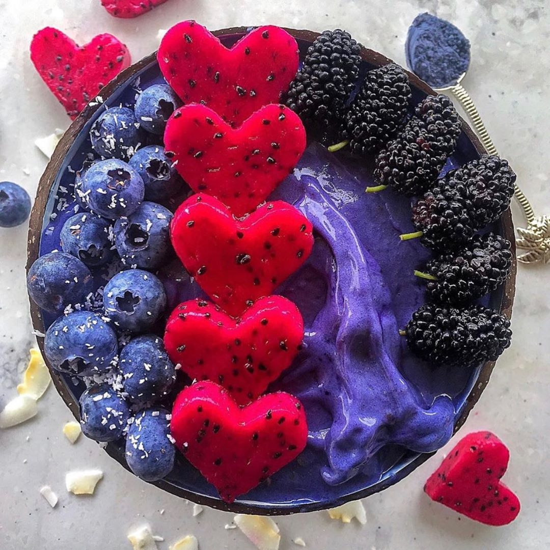 Magical Banana Spirulina Smoothie Bowl