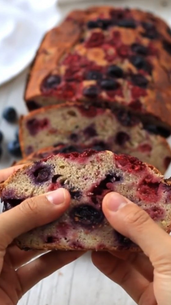 Vegan Banana Berry Loaf Cake