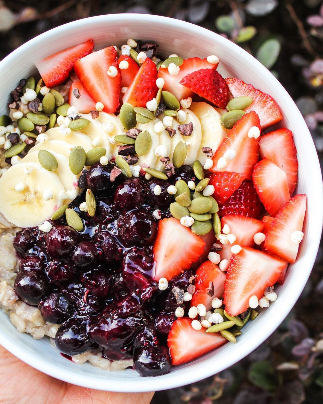 Banana Cinnamon Oats with Stewed Blueberries