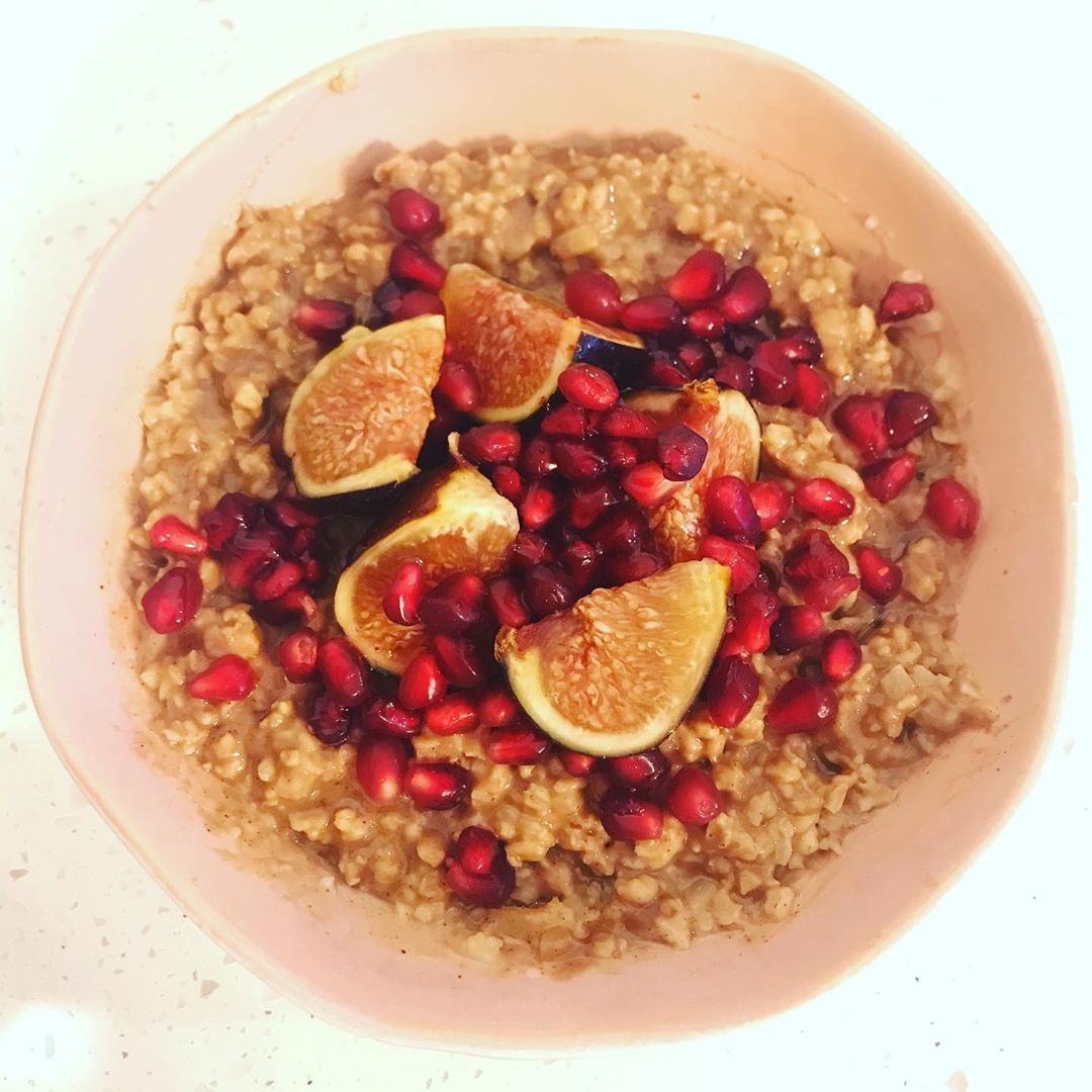 Chocolate Hummus Cauliflower Oat Breakfast