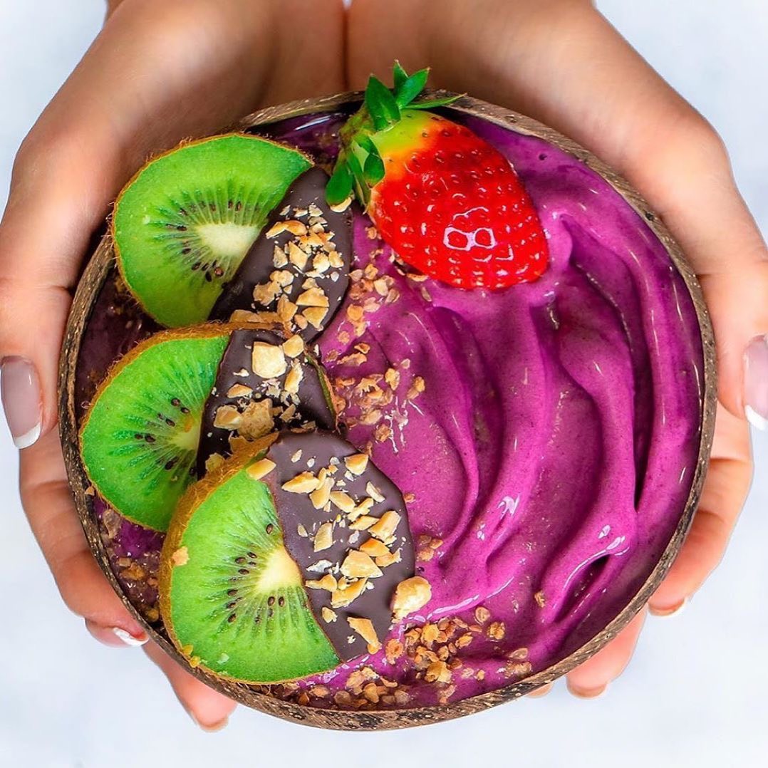 Healthy Acai Smoothie Bowl with Fresh Fruits