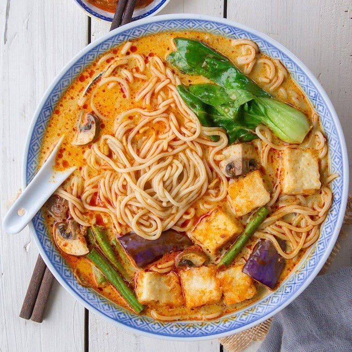 Creamy Curry Ramen Bowl