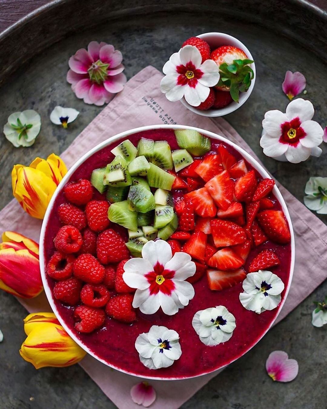 Frozen Berry and Banana Smoothie Bowl