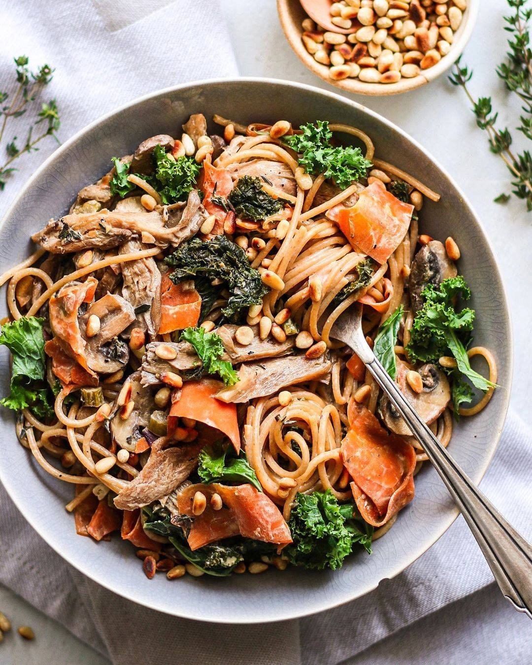 Creamy Oyster Mushroom and Kale Pasta