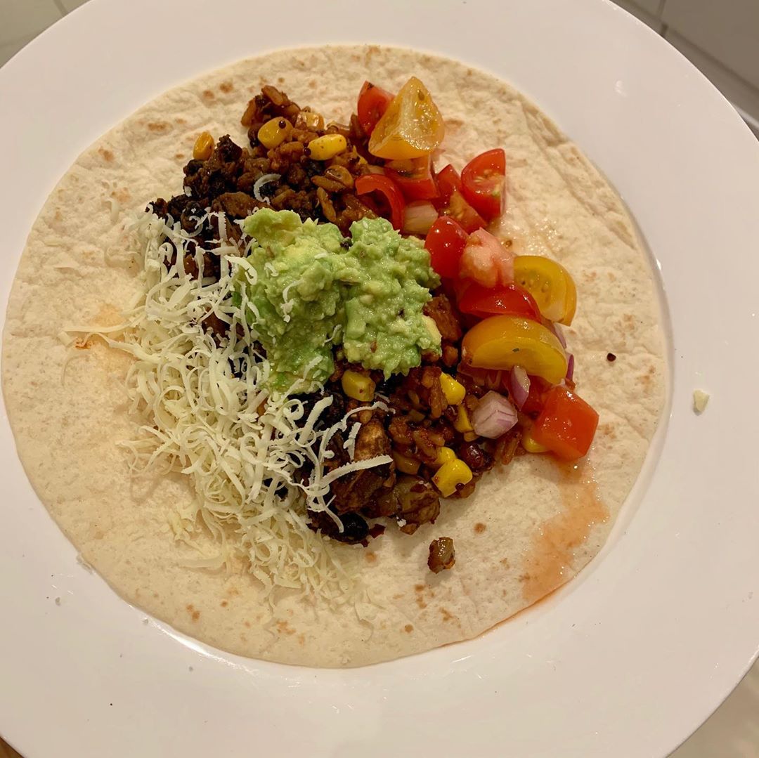 Easy Veggie Burritos with Black Beans and Avocado