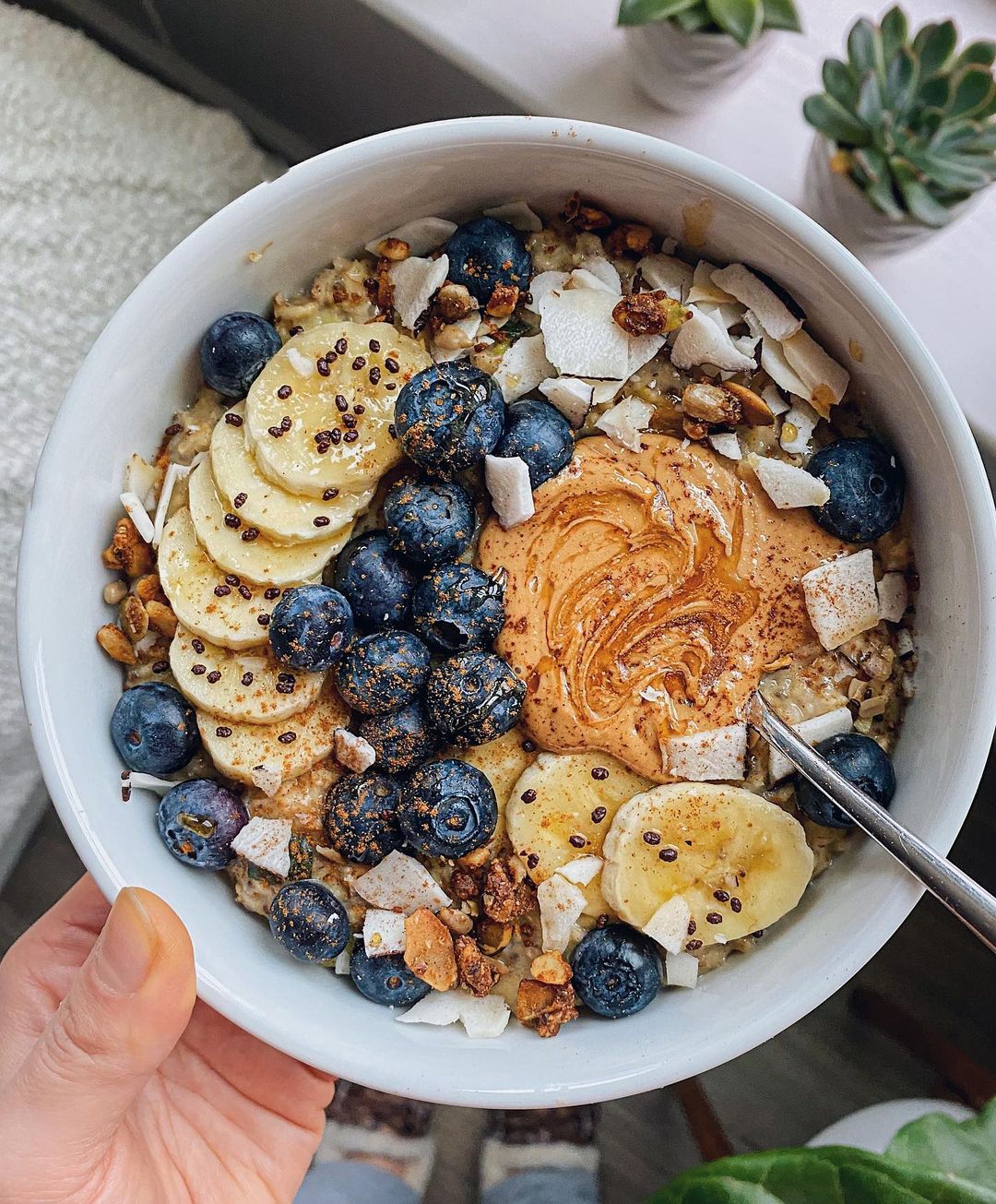 Cozy and Creamy Overnight Oats with Toppings