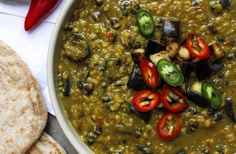 Baigan Dal Curry (Aubergine Lentil Curry)