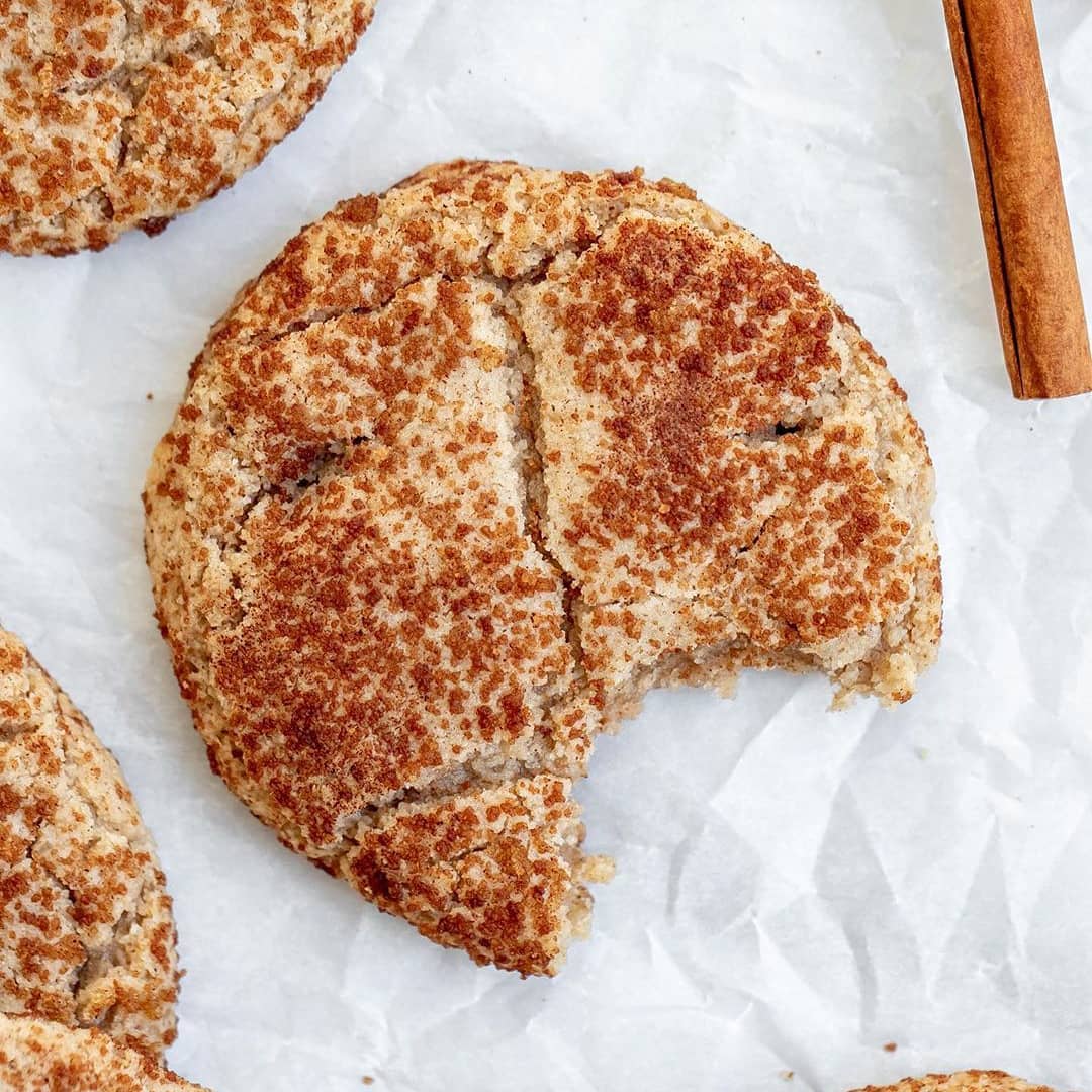 Vegan Snickerdoodle Cookies with Almond Flour and Cinnamon