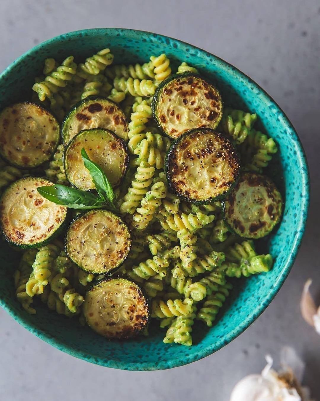 Creamy Avocado Pasta with Zucchini and Basil