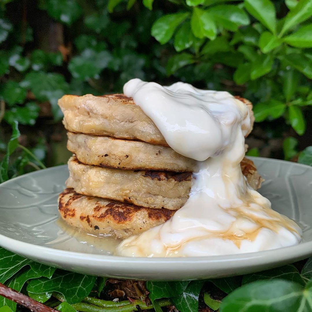 Fluffy Banana Pancakes for One