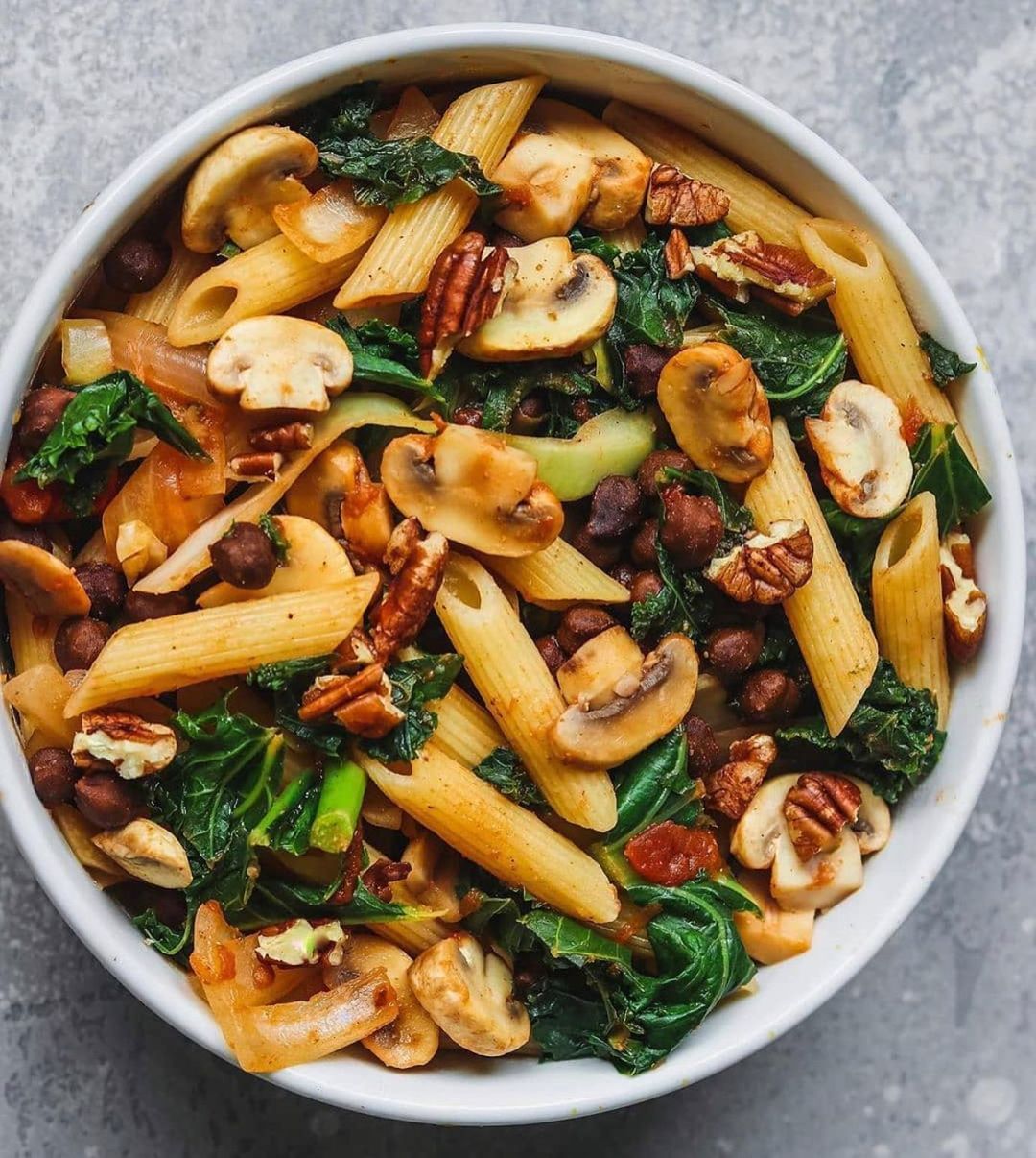 Tomato Pasta with Black Chickpeas