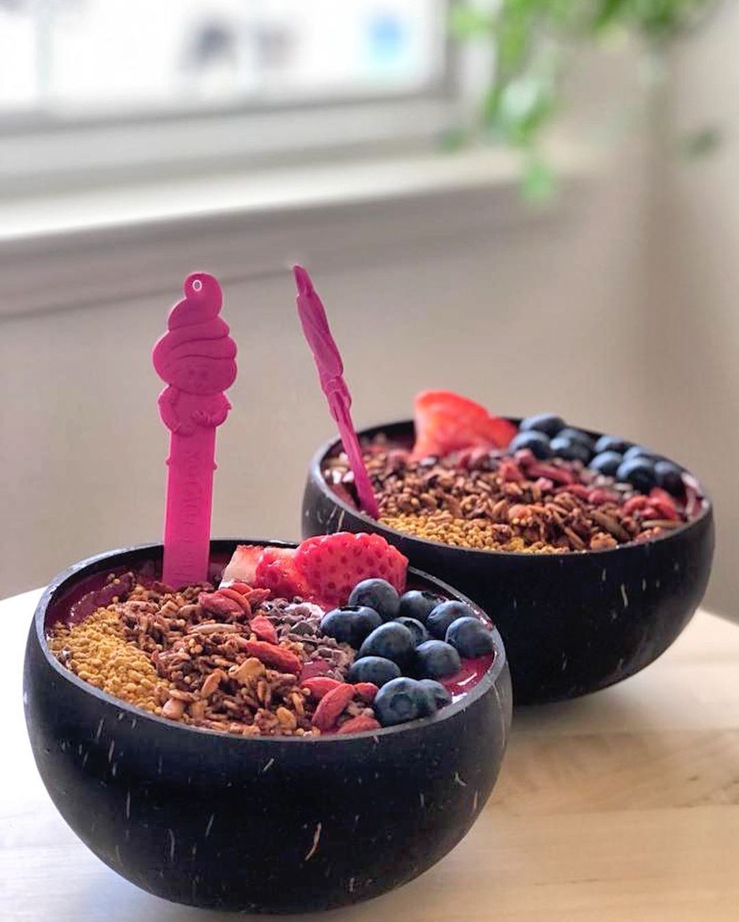 Vegan Beet Velvet Smoothie Bowl