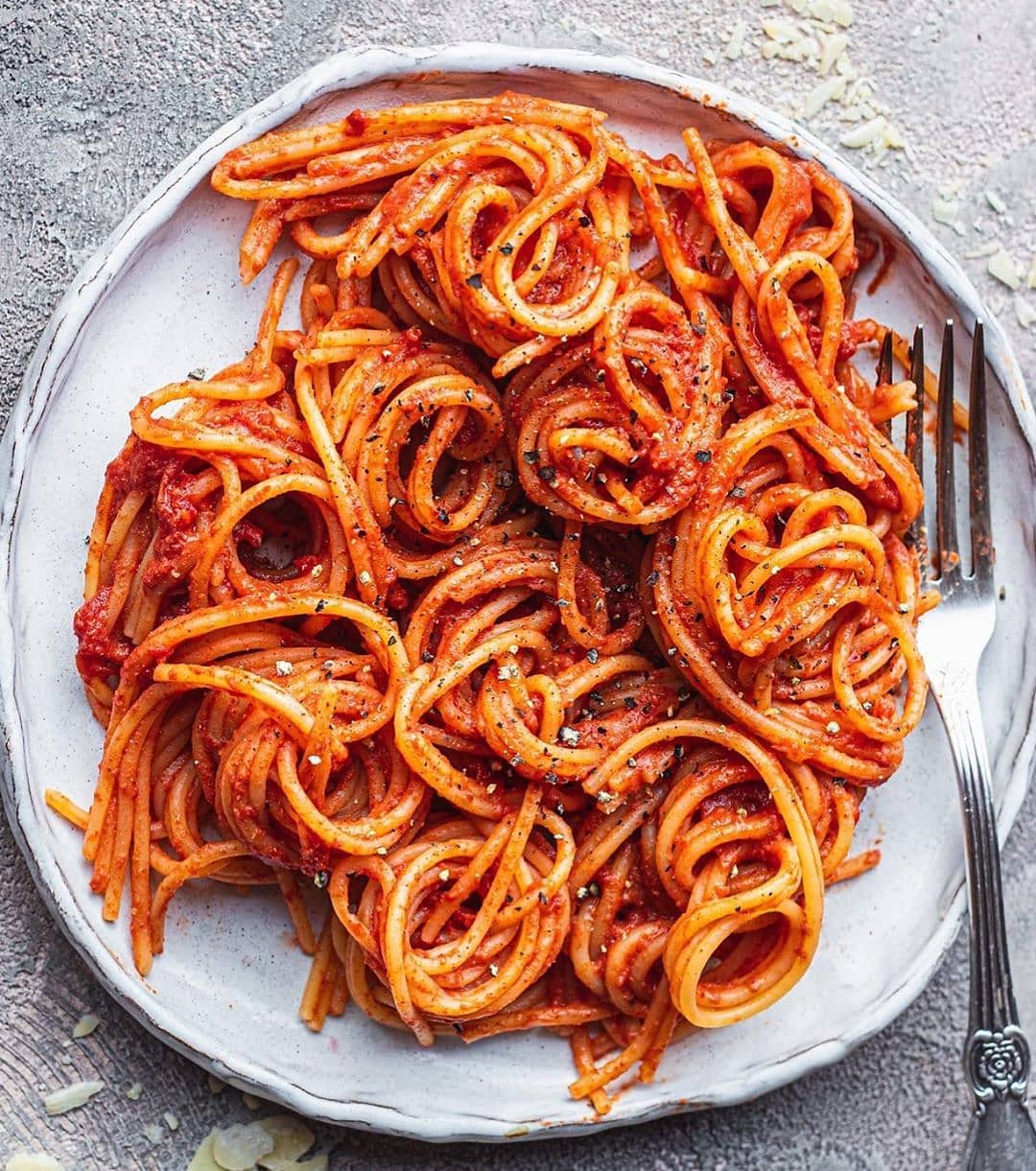 Vegan Creamy Tomato Spaghetti