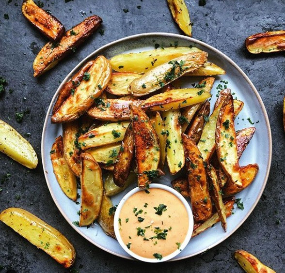 Vegan Potato Wedges with Sriracha Mayonnaise