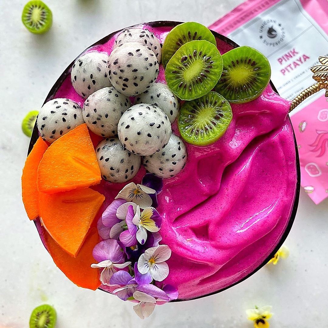 Dreamy Pink Pitaya Smoothie Bowl
