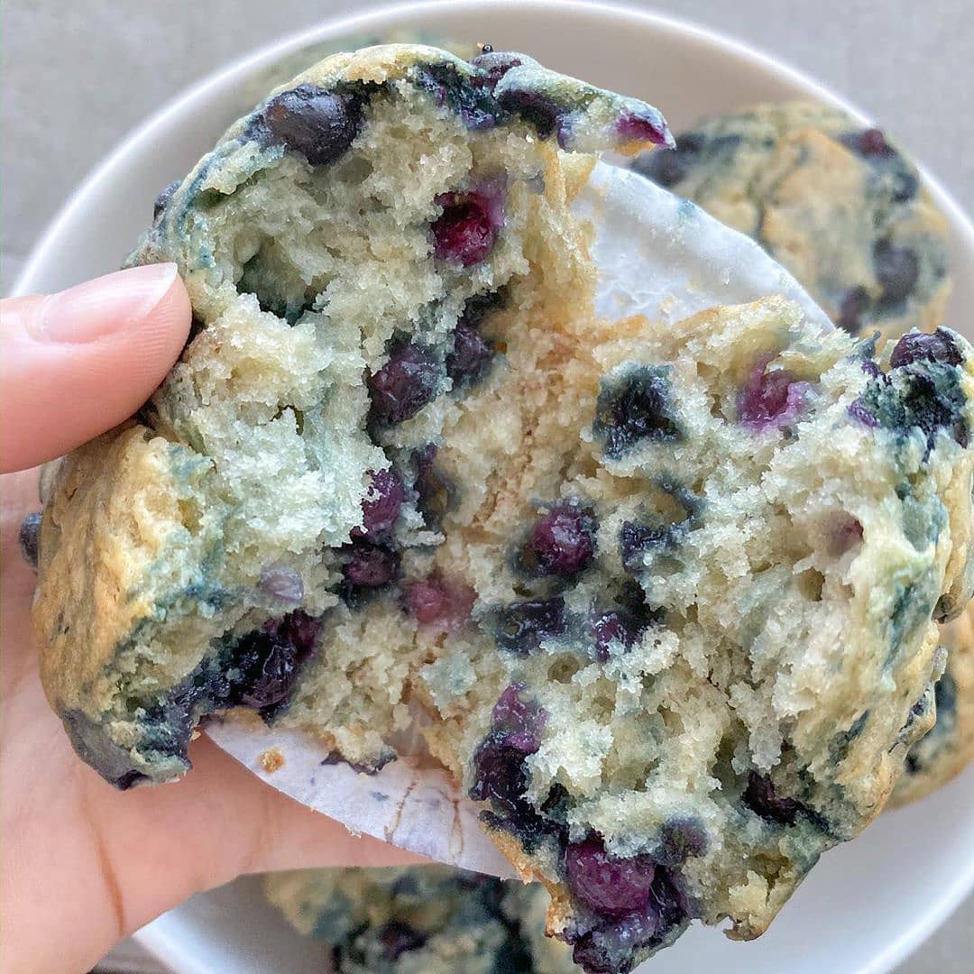 Fluffy Vegan Blueberry Muffins