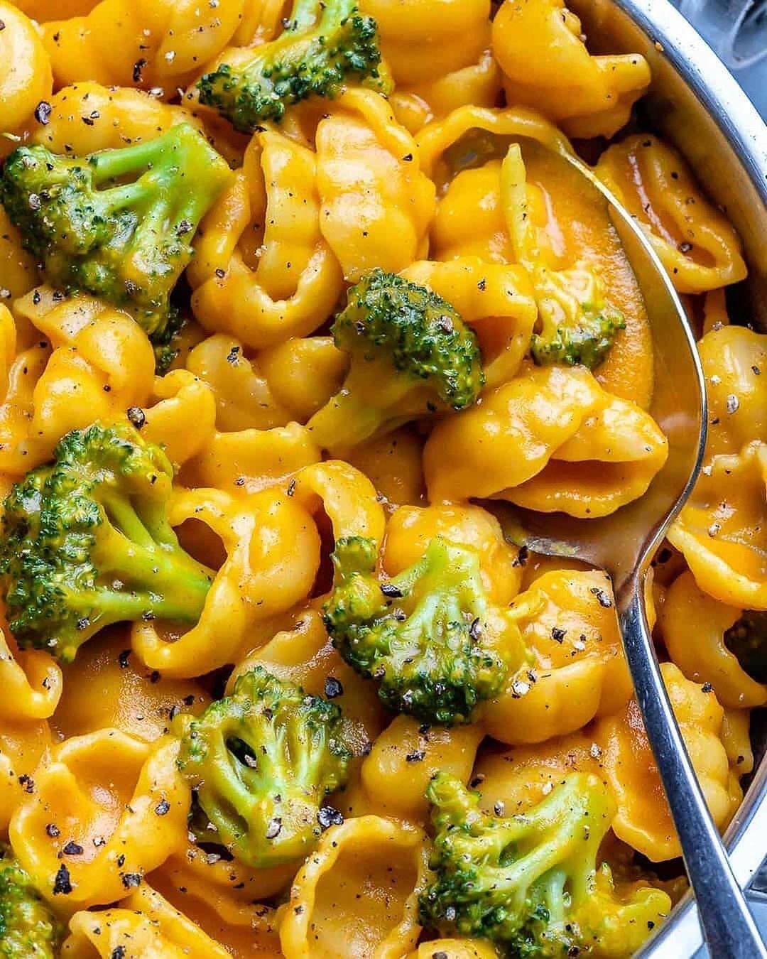 Super Easy Vegan Mac and Cheese