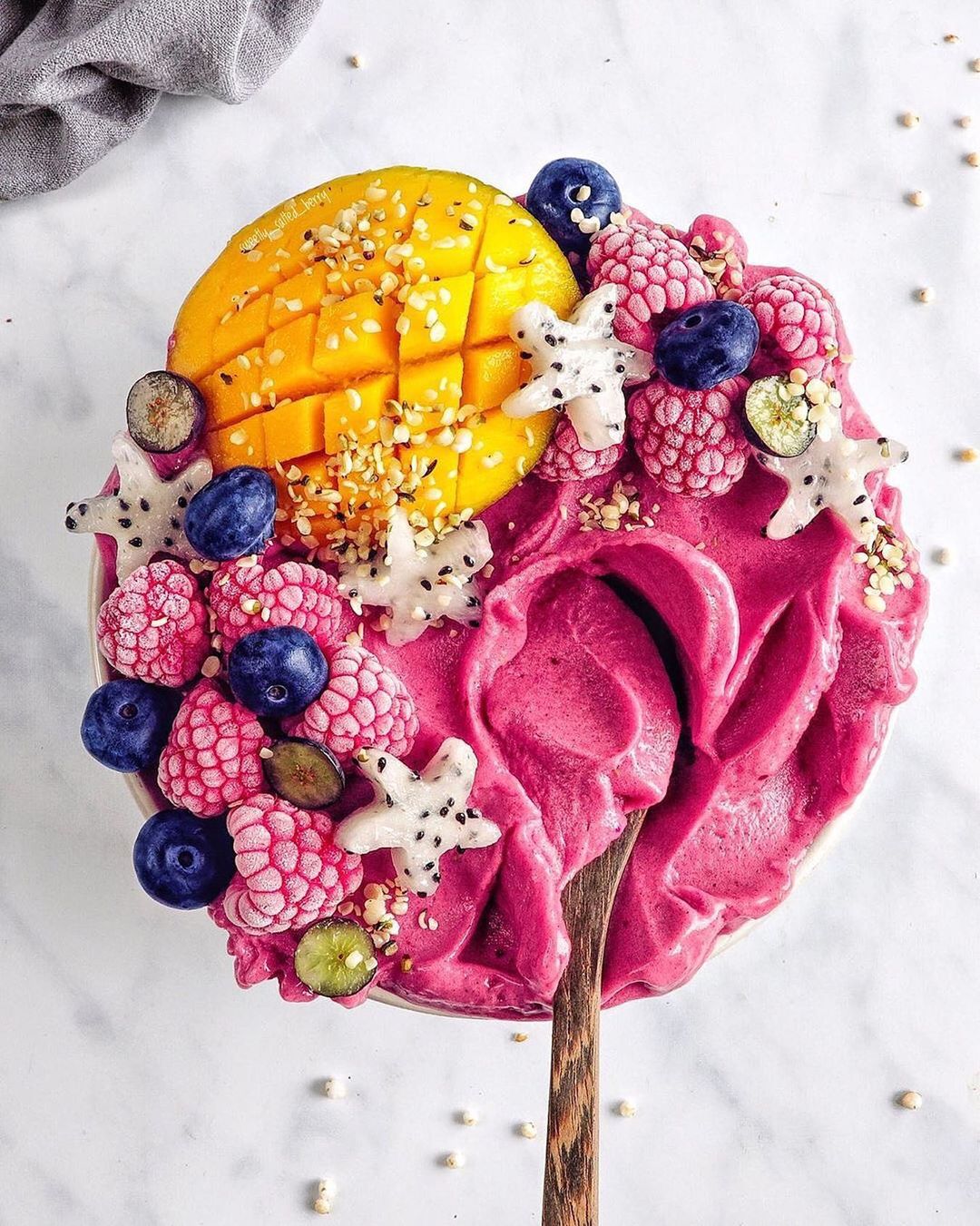 Vegan Frozen Fruit Smoothie Bowl