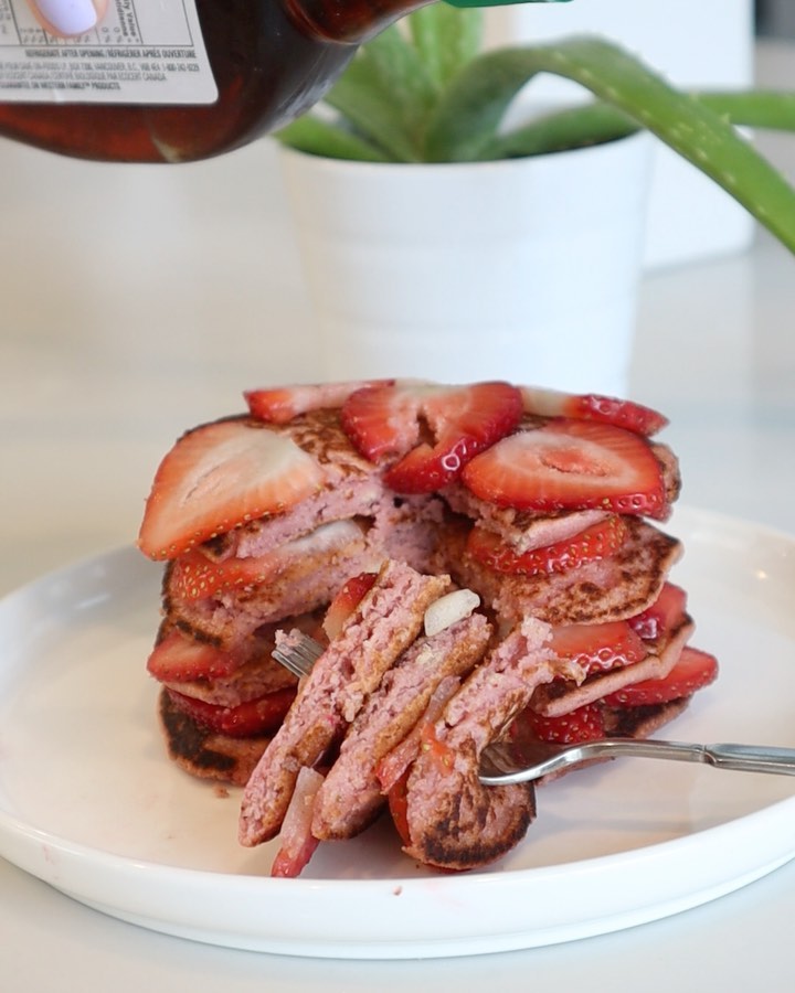 Delicious Pink Pancakes with Strawberries and Pitaya