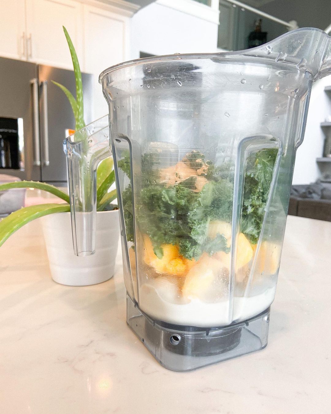 Tropical Vanilla Green Smoothie with Banana and Mango