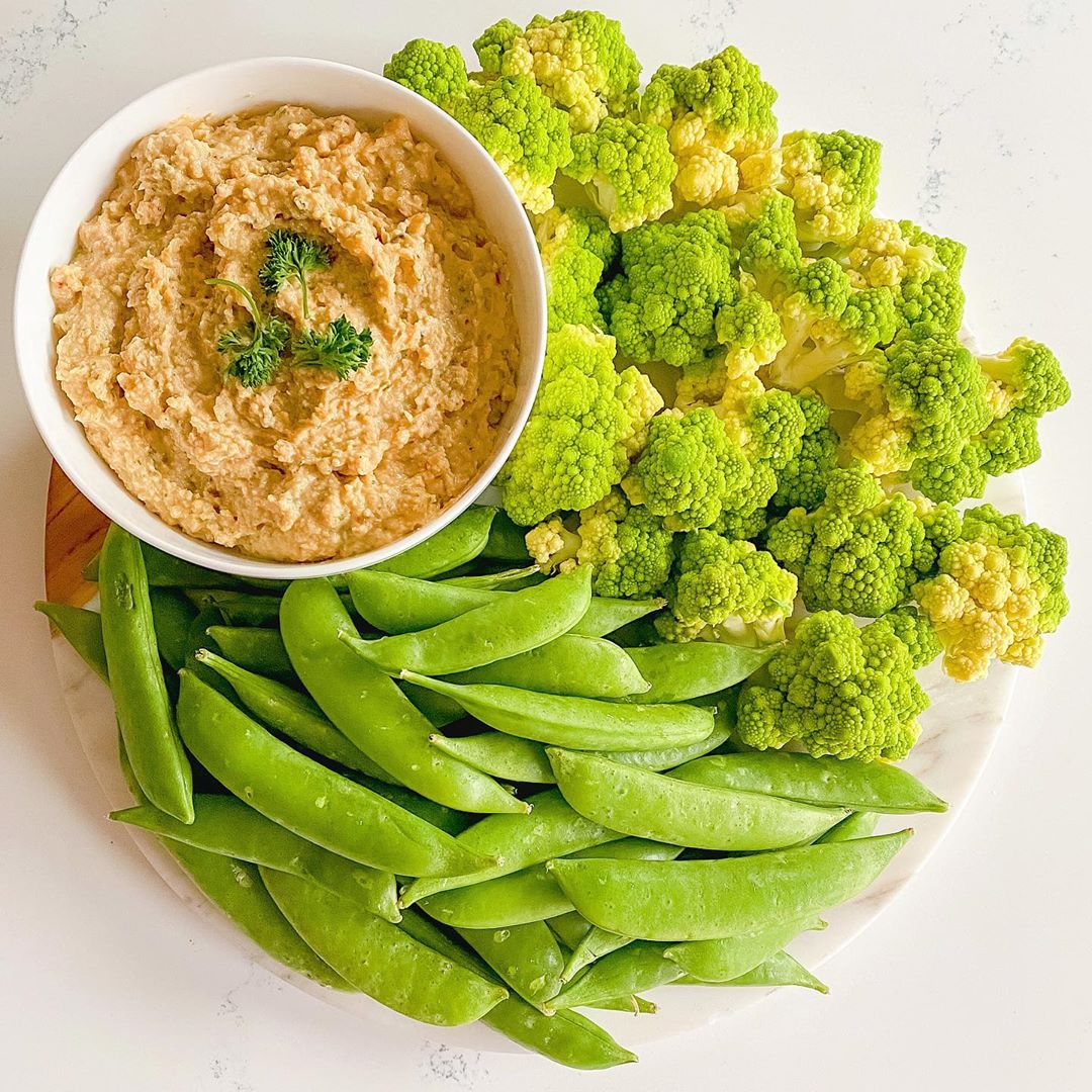 Creamy Chunky Garlic Hummus Delight