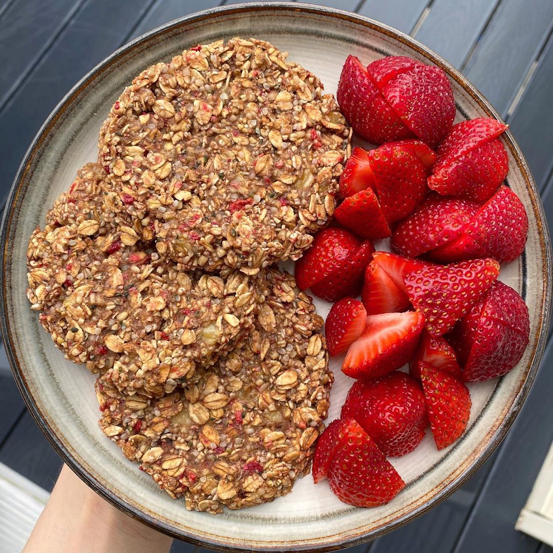 Strawberry Hemp Breakfast Cookies with Fresh Strawberries