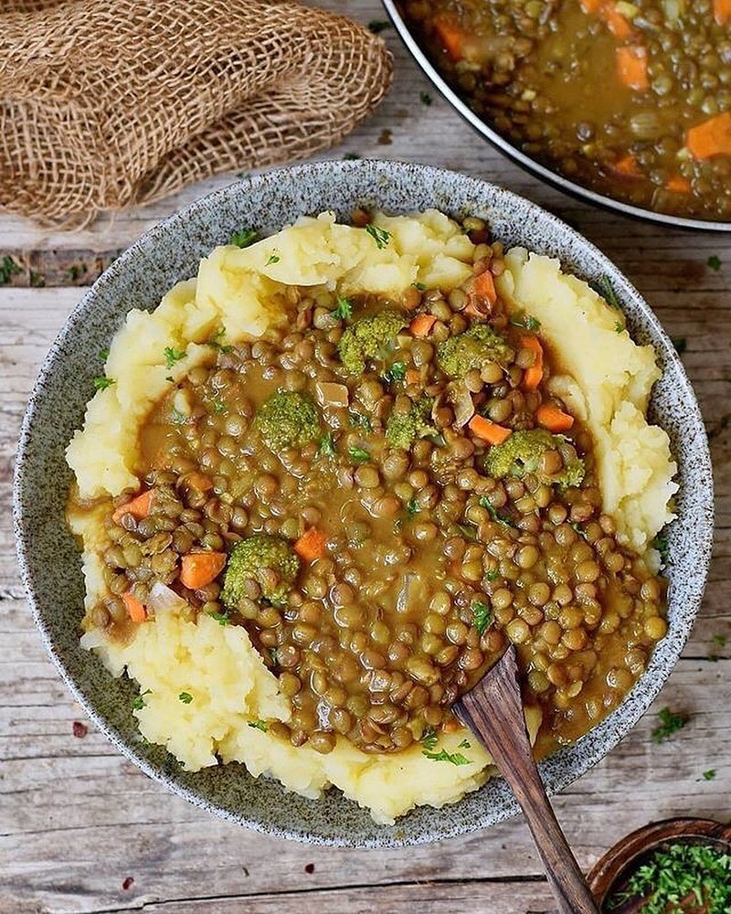 Easy Lentil Stew with Mashed Potatoes