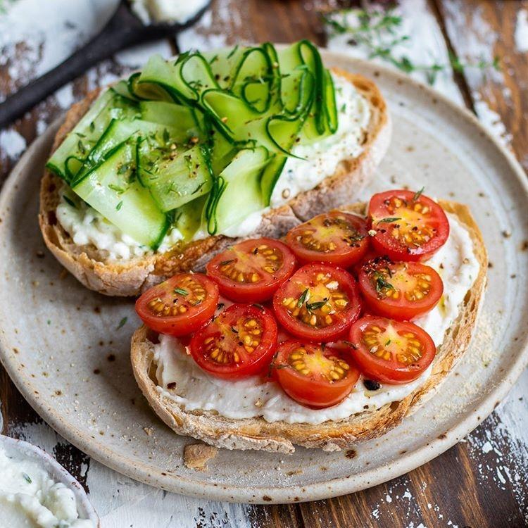 Creamy Greek-Style Cheese Toasts