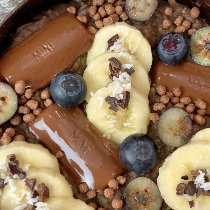Creamy Oats with Melted Chocolate and Fresh Toppings