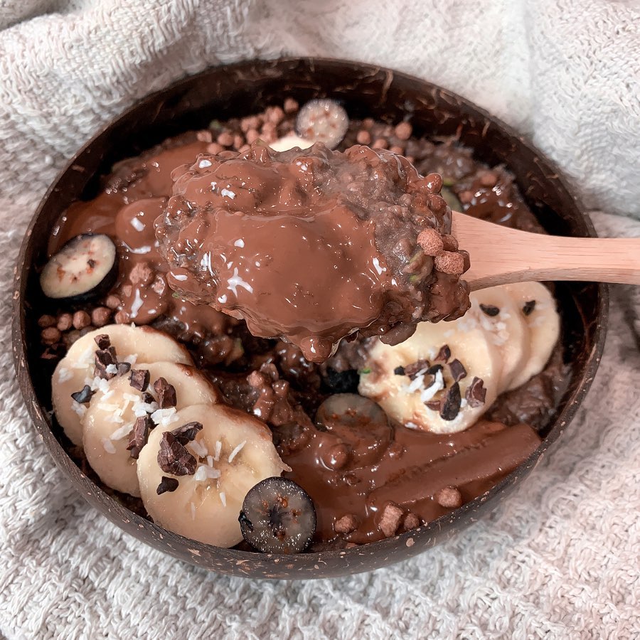 Creamy Oats with Melted Chocolate and Fresh Toppings