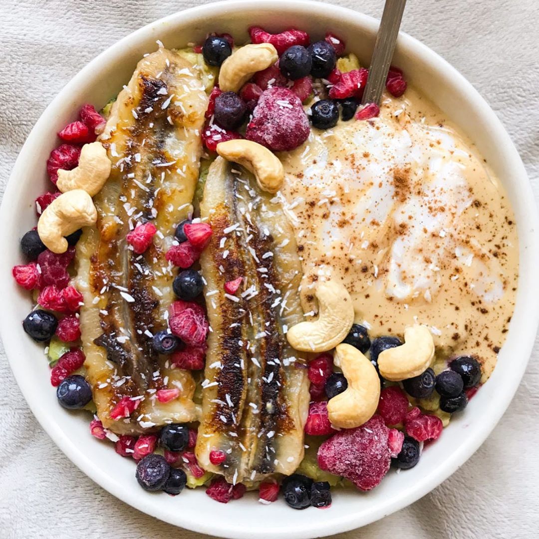 Vanilla Oatmeal with Caramelized Banana Breakfast
