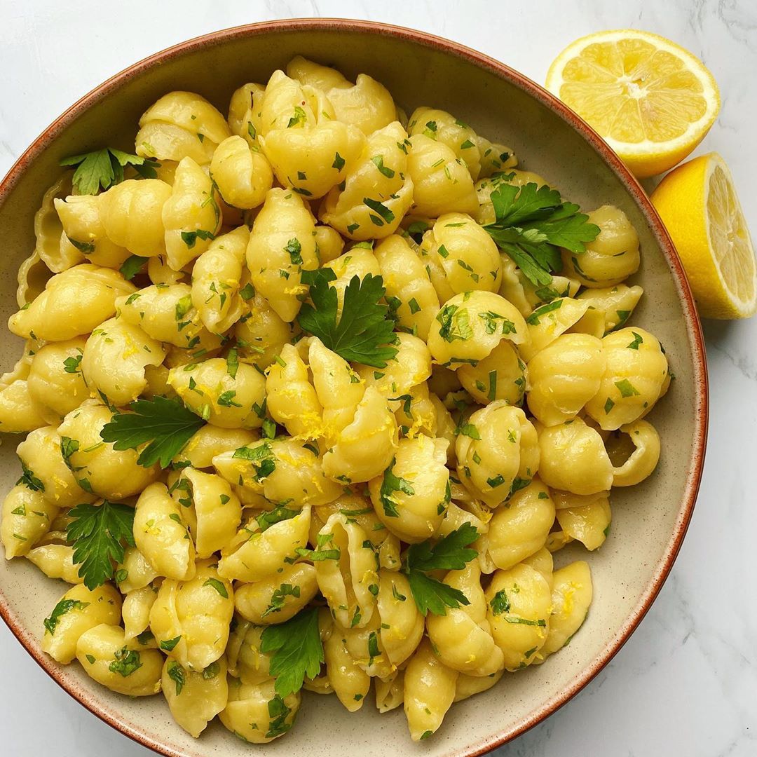Easy Roast Garlic Pasta Dish