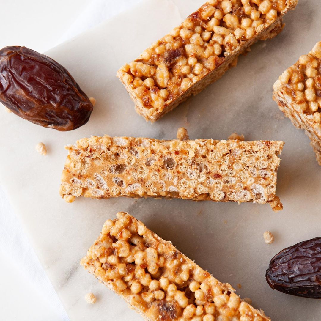 Easy No-Cook Date Crispie Bars