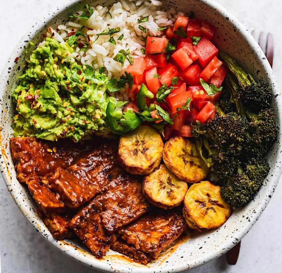 Vegan BBQ Tempeh with Guacamole and Broccoli